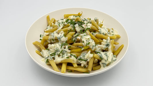 Gelber Bohnen-Salat, Marc-de-Champagne-Essig, Extra-natives-Oliven-Öl, Natur-Joghurt, Schnittlauch, Zwiebel, Syrah-Rotwein-Salz, Weißer Pfeffer gemahlen, lau-warm oder kalt köstlich frisch 