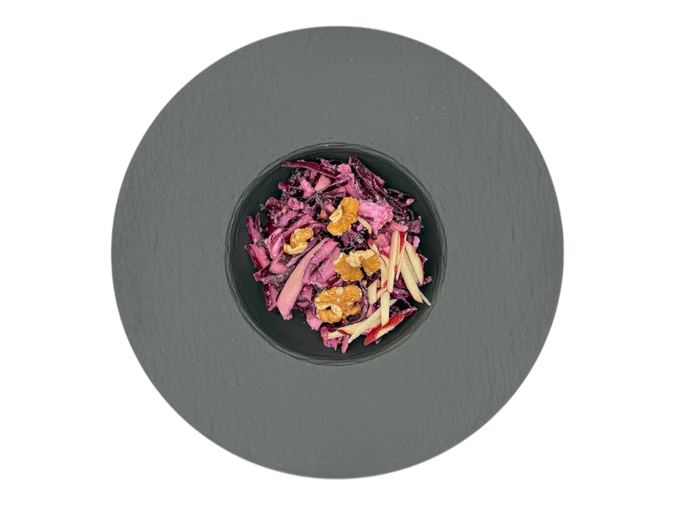 Rohkost Rot-Kohl, Apfel Wellant, Wal-Nüsse, Feta, Granat-Apfel-Essig, Extra-natives-Oliven-Öl, Orangensaft, rote Zwiebel